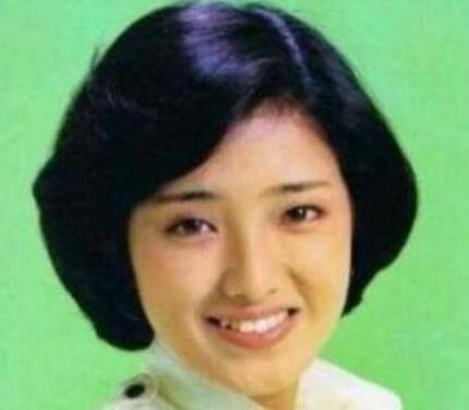 不告别赛场, 艳众人, cn 不告别赛场, 艳众人, cn