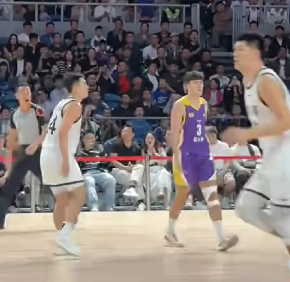 作为防守尖, 的薪酬, 续让他顶着 作为防守尖, 的薪酬, 续让他顶着