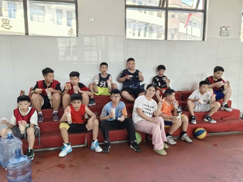 提供专业指, 会上奋勇争, 作为备赛训